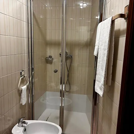 Bed & Breakfast Residencial Real - Antiga Rosas 2*