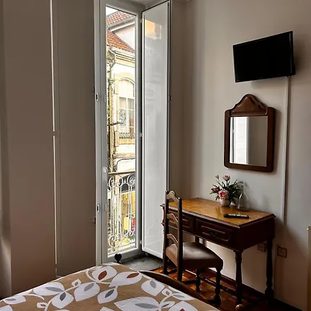 Residencial Real - Antiga Rosas Couette-café Vila Real