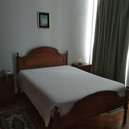 Bed and Breakfast Residencial Real - Antiga Rosas 2*